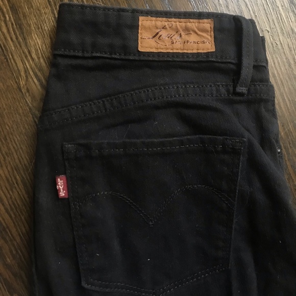 Levi Demi Curve 4/27 black denim jean - Picture 2 of 4